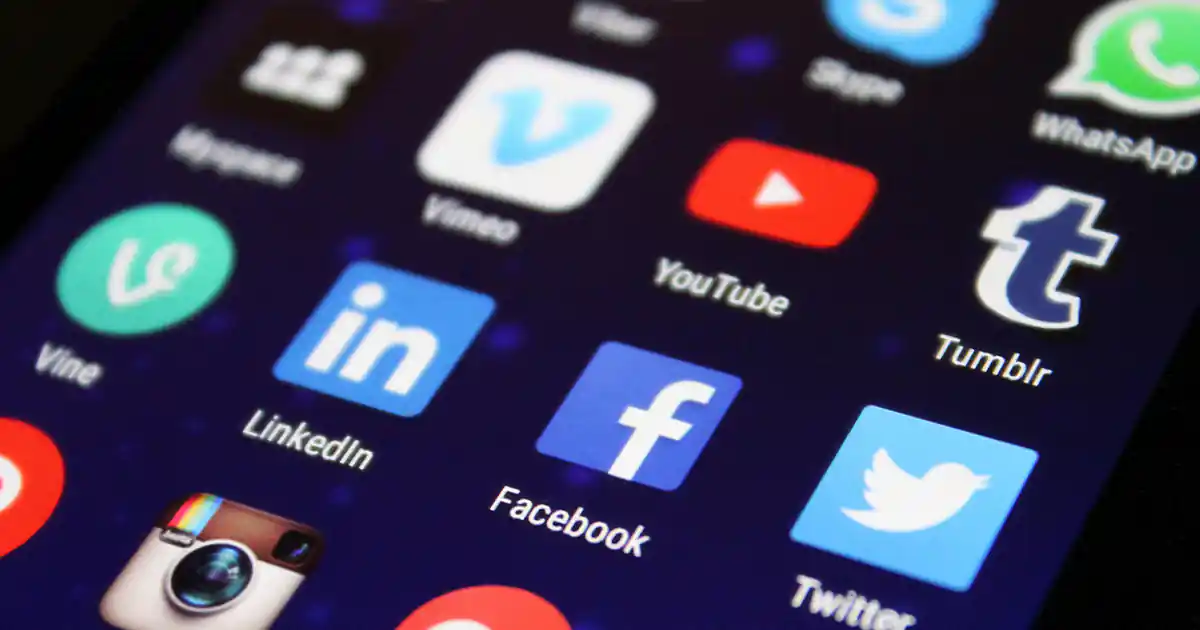 Internetes csalás vezető beosztású személyek ellen – hogyan működik az adathalászat és hogyan védekezhetünk ellene?